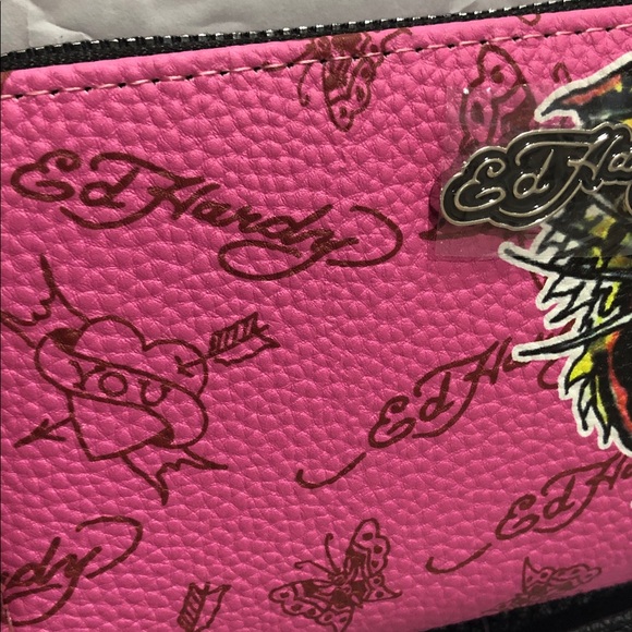 Ed Hardy pink monogram pebbled look iconic Ed Hardy tiger print wallet‎ wristlet